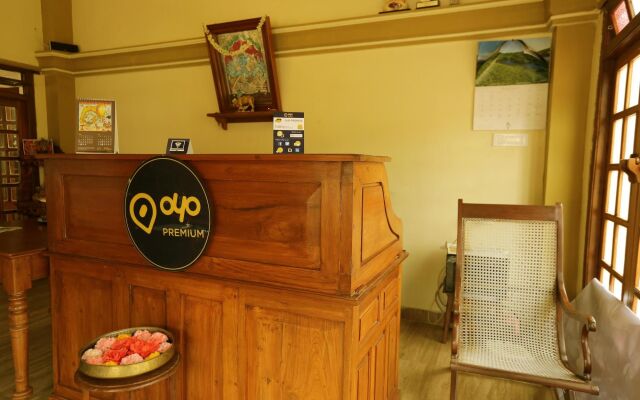 OYO Premium Heritage Stays Charing Cross