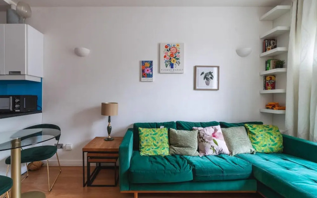 Rotherhithe Riverside Flat