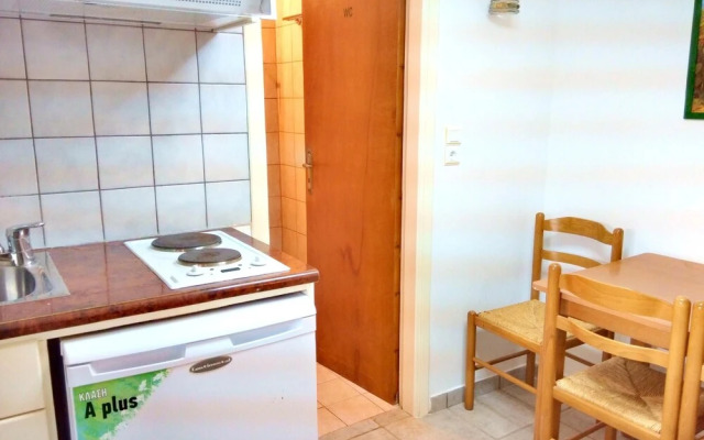 Studio in Gialia, With Wonderful sea View and Enclosed Garden