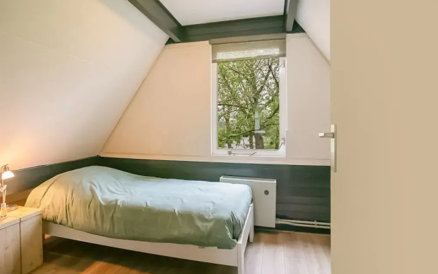 Peaceful Holiday Home in Tuitjenhorn