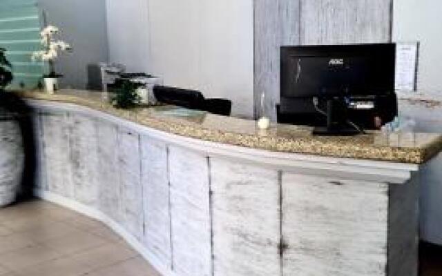 Colony Beach Bat Yam Apartments