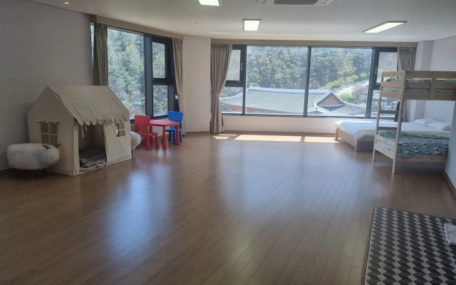 Sancheong Korean Medicine Family Hotel