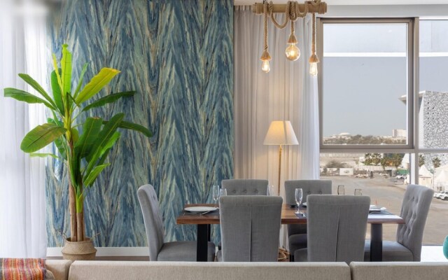 7 Min to Beach 2 BR City Walk