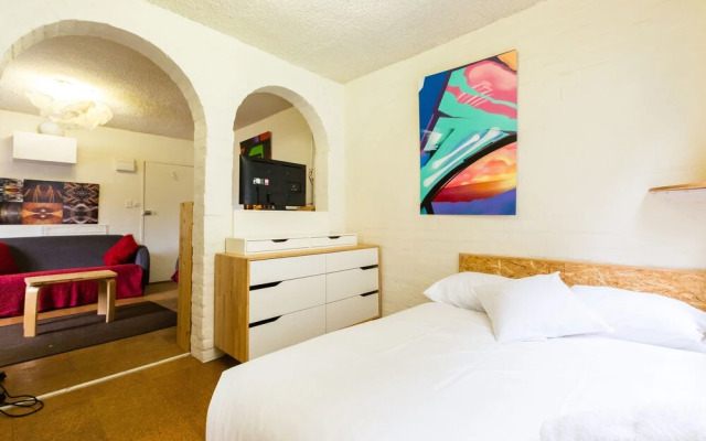 REID, Fitzroy Studio Apartment