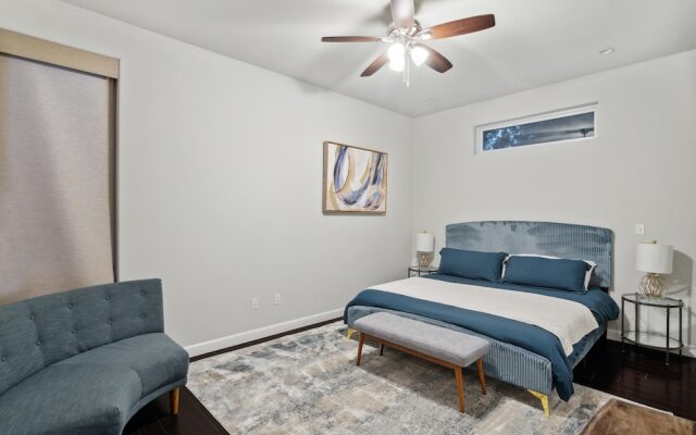 Hollys Parkside Haven- Guest House Included