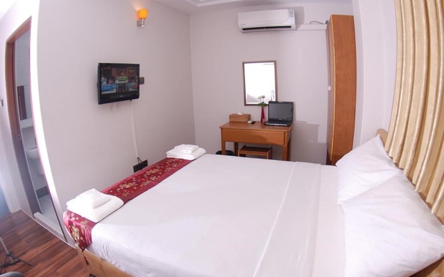 Holiday Hotel Yangon