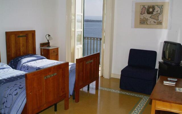 Ortigia Cameraconvista B&B