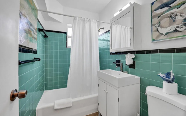 Lovely 1- Bedroom Rental Unit With Pool