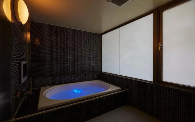 Hotel Love