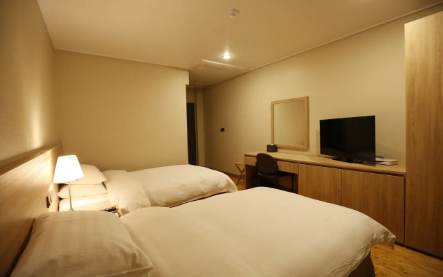 Palgong Emillia Hotel