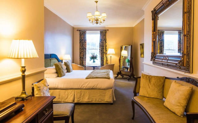 Royal Castle Hotel