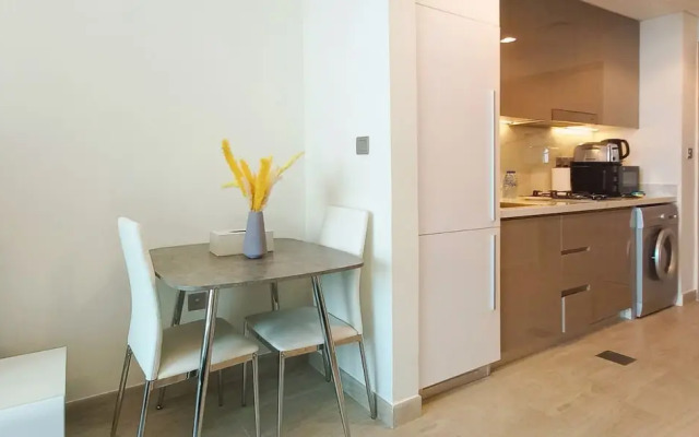 Greek View Studio Farhad Azizi Residence Al Jaddaf