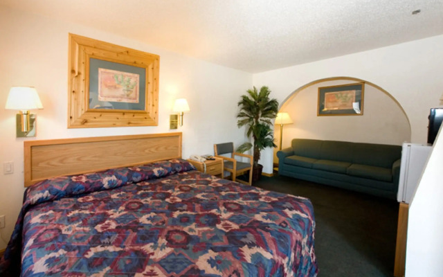 North Country Inn & Suites