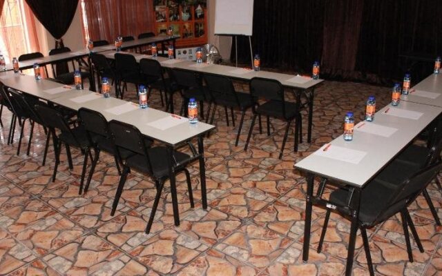 Visit Vakasha Guest Lodge 2