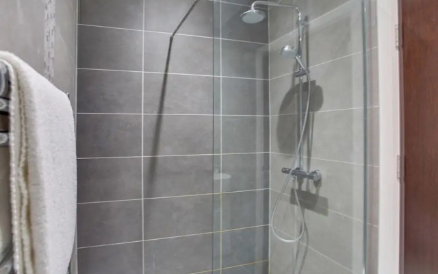 Elegant Apartment in Milton Keynes near Snozone