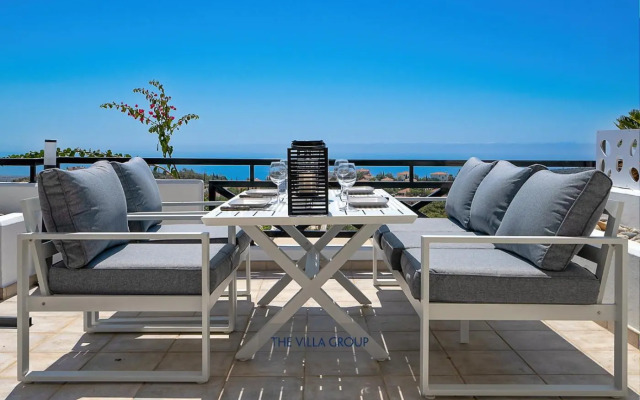 Thea Vista Apartment