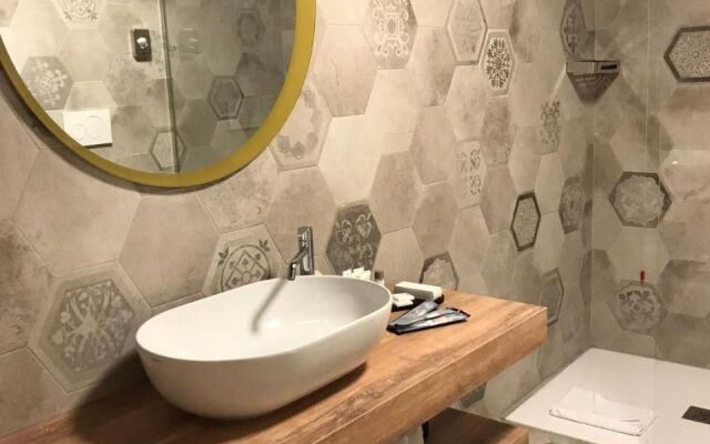 Ca' Uberti Palace Hotel , Mantegna Hotels