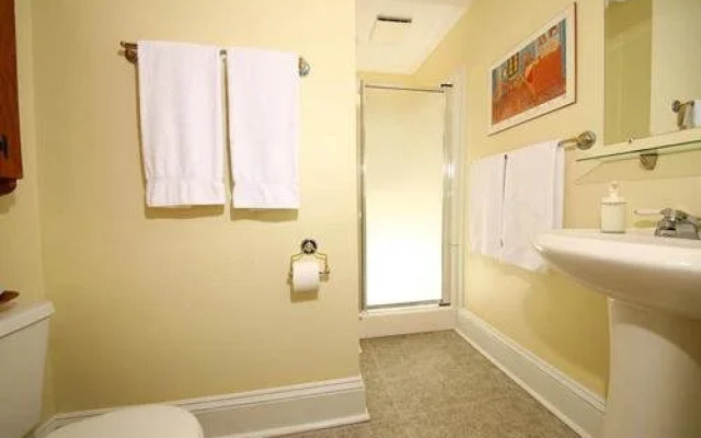 Warm House Retreat Bed and Breakfast