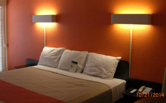 Axiom Hotel