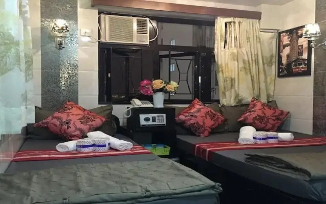 Rich Hotel