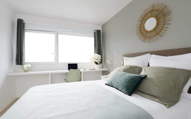 Hotel Les Portes De Paris