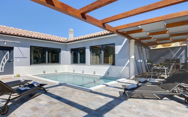 Exquisite Holiday Home in Galizana With Pool