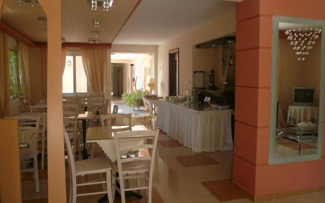 Avra Hotel