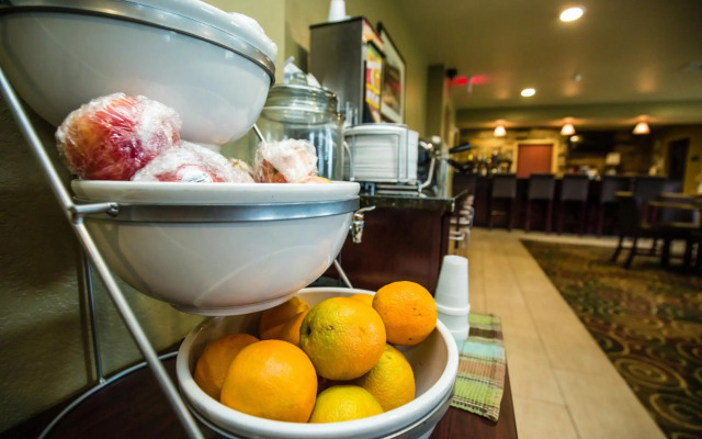 Cobblestone Inn & Suites - Winterset, IA