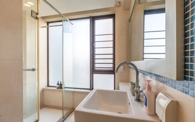 Locals Boutique Apartment Huafa Plaza 35