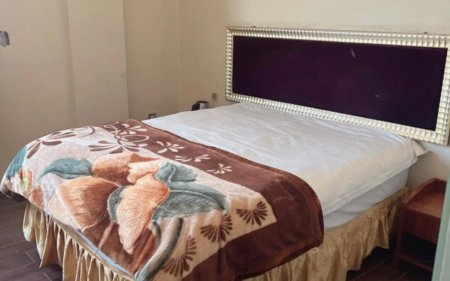 Shengtang Business Hotel