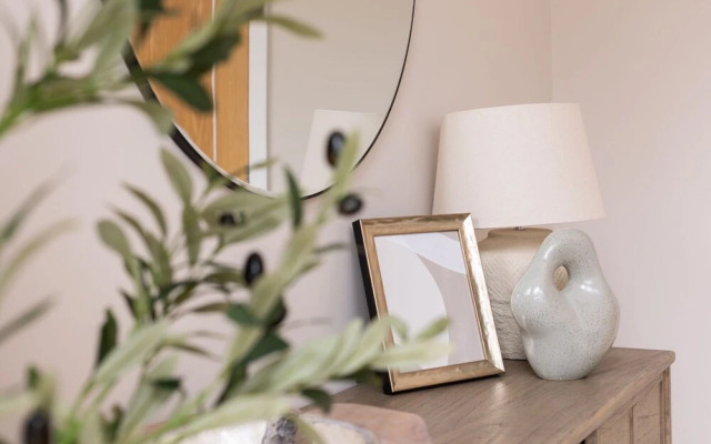 Stylish 3Bd Townhouse In Central Winchester