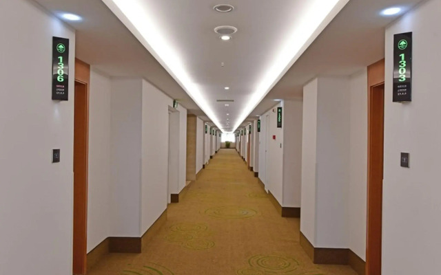 GreenTree Inn Tongxiang Chongfuzhen World Fur Center Branch