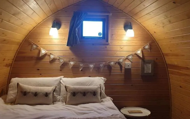 The Little Hide - Adult Only Camping Pods