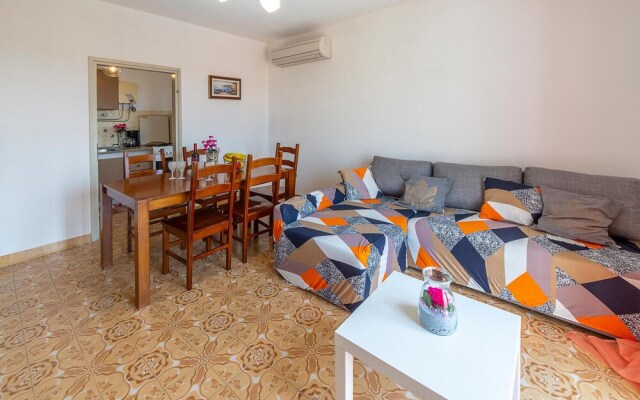 Beautiful Apartment in Pula With Wifi and 4 Bedrooms