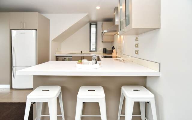 Barbadoes Apartment