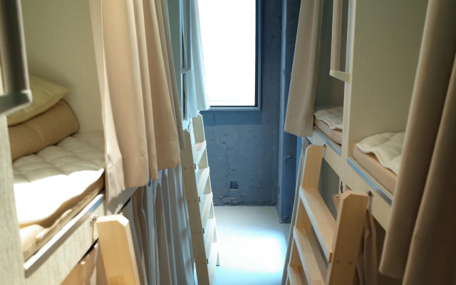 Yotsuya Bnbplus Capsule Hotel Mix dormitory