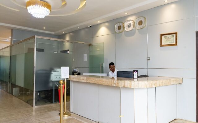 Mayors & Diplomat Suite GRA