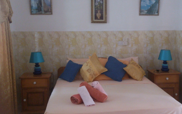Chez May-Paule Guesthouse