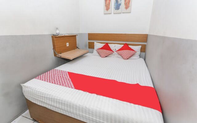 OYO 93584 RukotelNearICE BSD