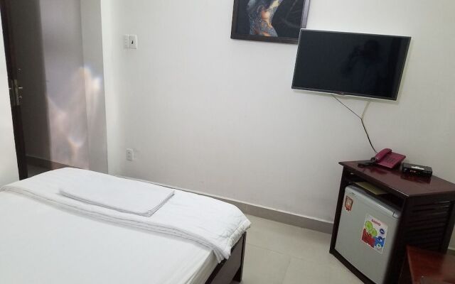 AHA Dinh Dinh Hotel