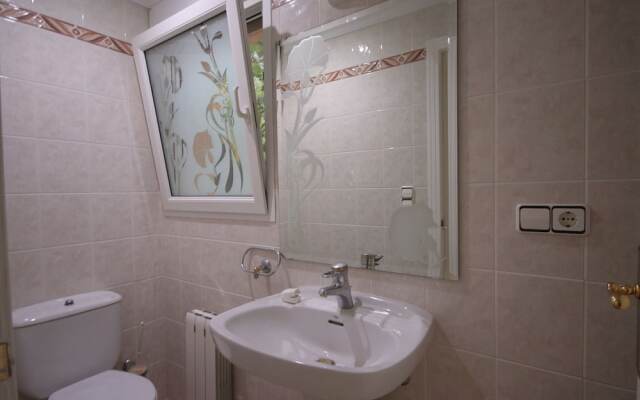Luxurious Villa with Private Pool in Les Rotes
