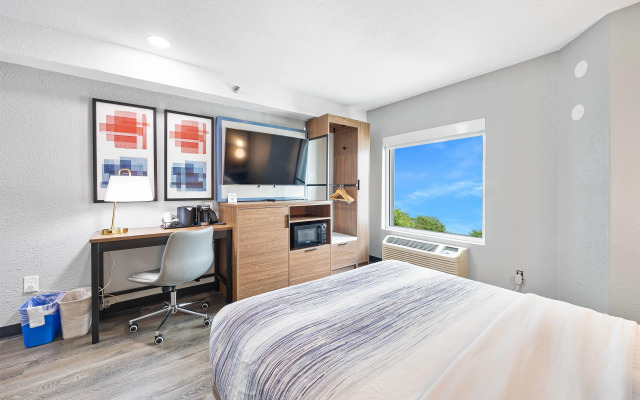 Howard Johnson by Wyndham Urbana