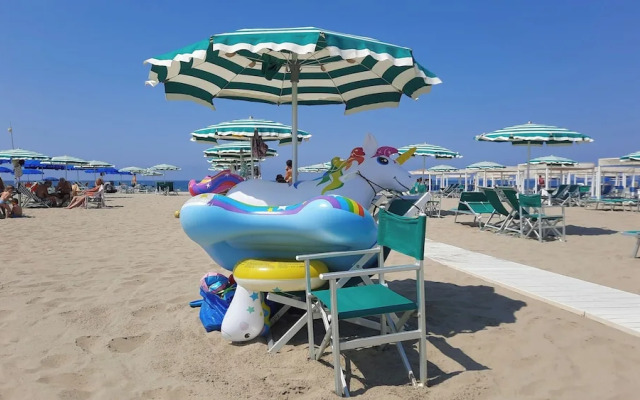 Comfortable Campsite-chalet G12 Tuscany Near sea