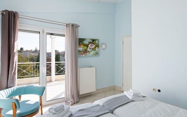 Enchanting Villa in Chalcis with Terrace