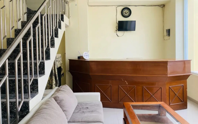 RedDoorz near Paragon Mall Semarang 2