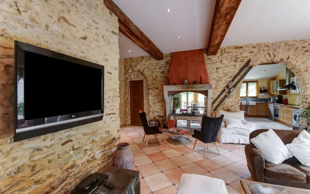 Pleasant Holiday Home in Raizeux With Garden