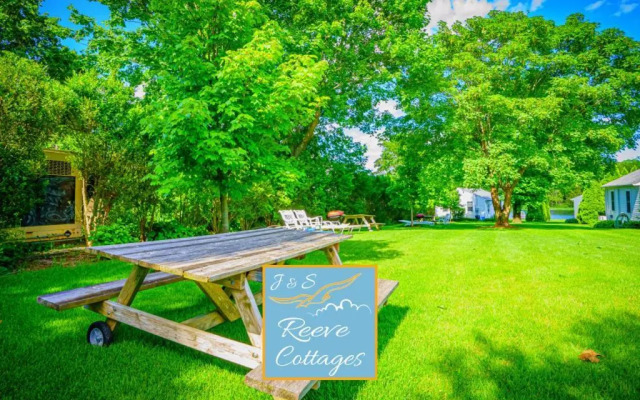 Premier Waterfront Cottage 2