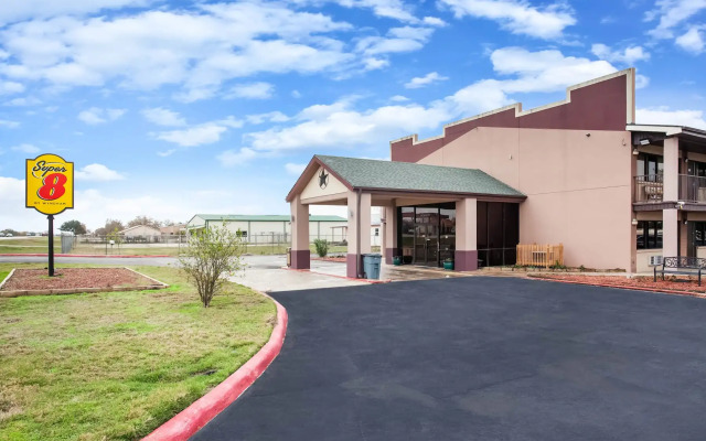 Super 8 by Wyndham Giddings
