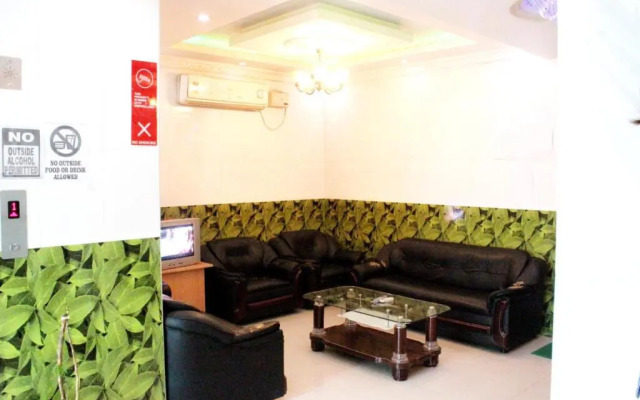 OYO 5229 Hotel Ayushman