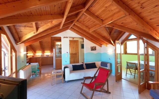 Loft apartment 20m from sea